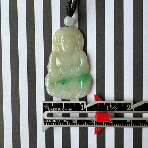 💚JADE GUANYIN BUDDHA Small Thin authentic jadeite necklace - Picture 4 of 11